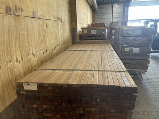 Ca. 276x Guyana Teak Latten Geschaafd, 27x40mm, lengte 305cm